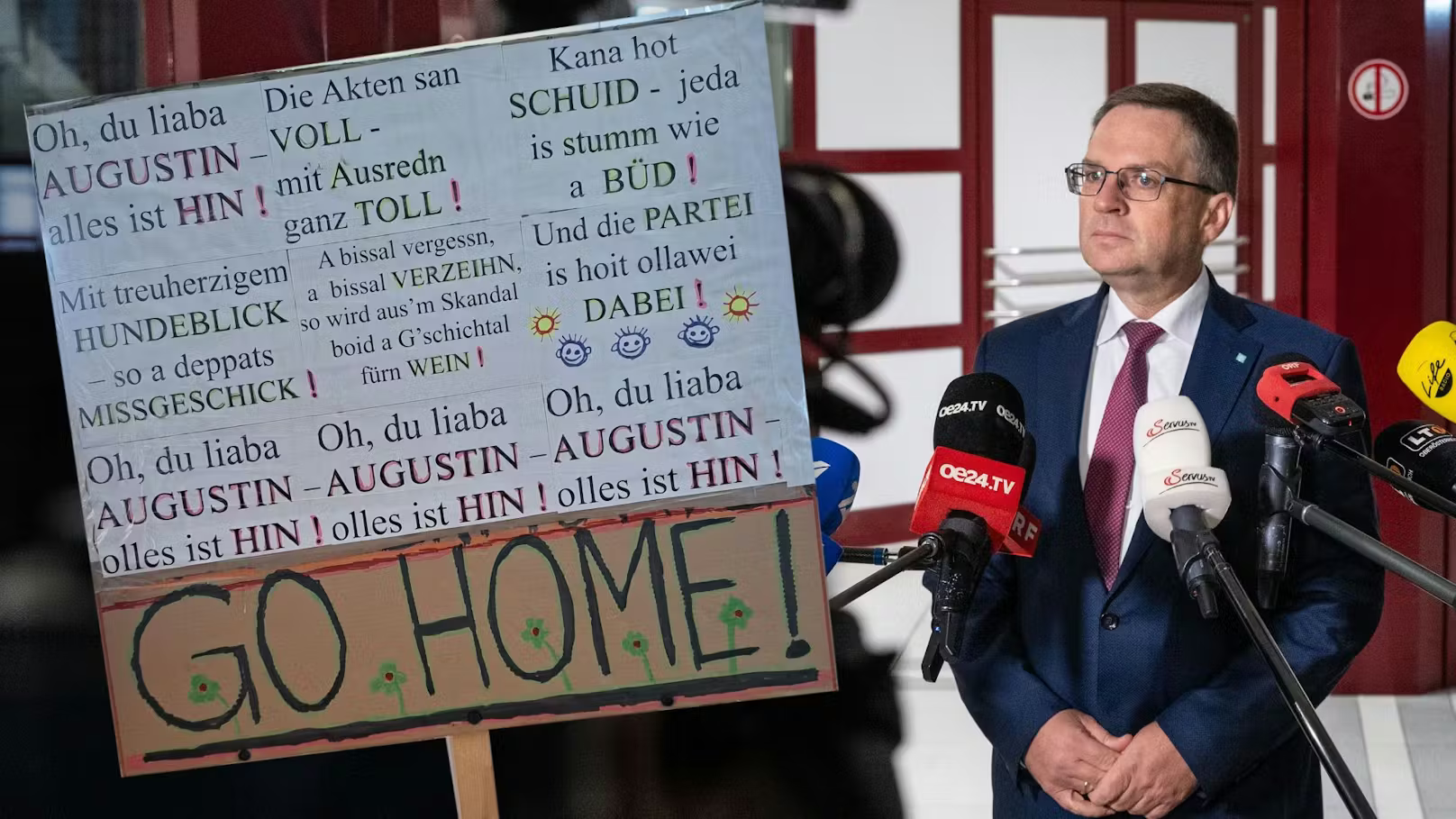 r/Austria - „Oh du liaba Augustin“: Der einsame Reimer vor dem Wöginger-Prozess in Linz.